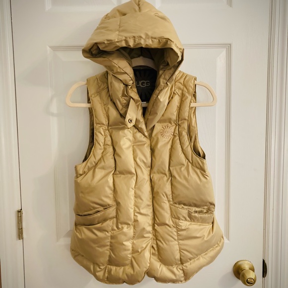 Ugg puffy vest - Picture 3 of 4